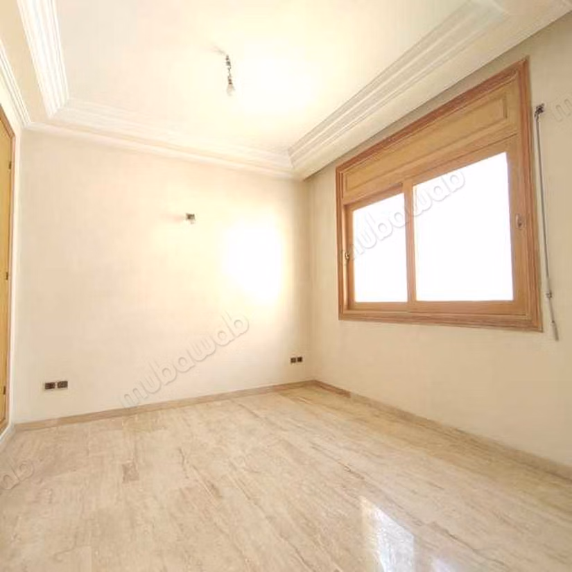 Sell apartment in Gauthier. Surface area 145 m². Carpark, Balcony