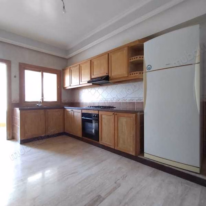 Sell apartment in Gauthier. Surface area 145 m². Carpark, Balcony