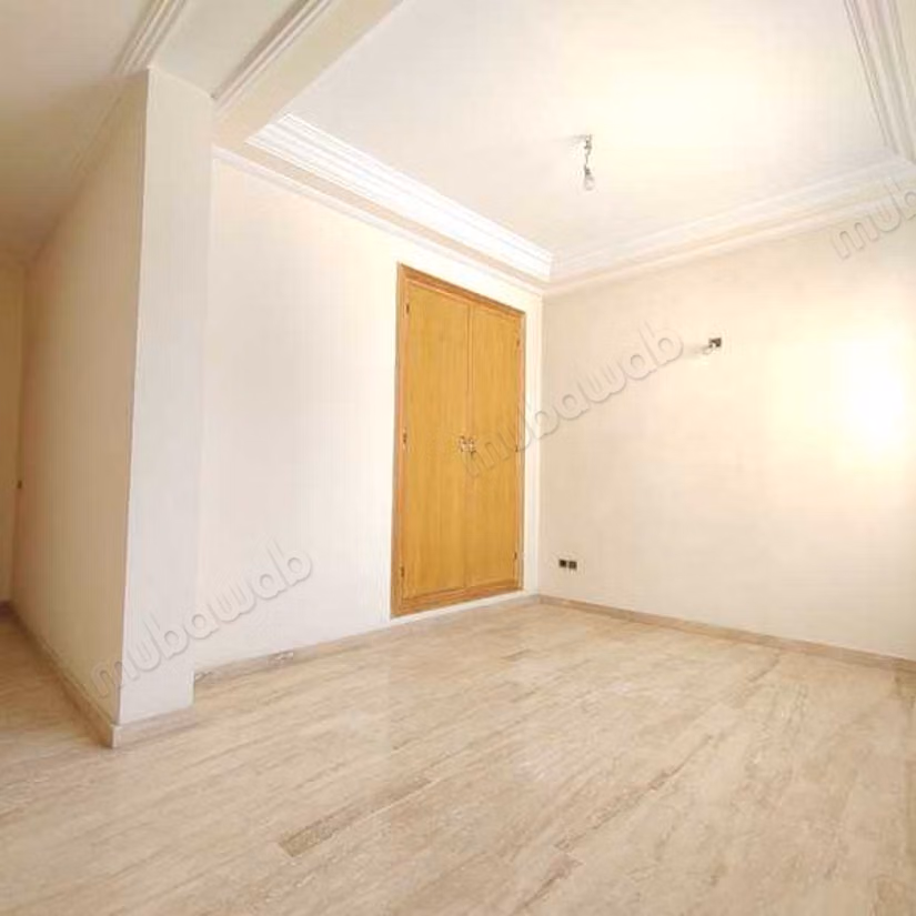 Sell apartment in Gauthier. Surface area 145 m². Carpark, Balcony