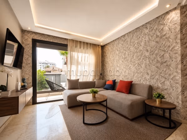 Studio di Alto Livello con Cucina Separata, Terrazza e Parcheggio