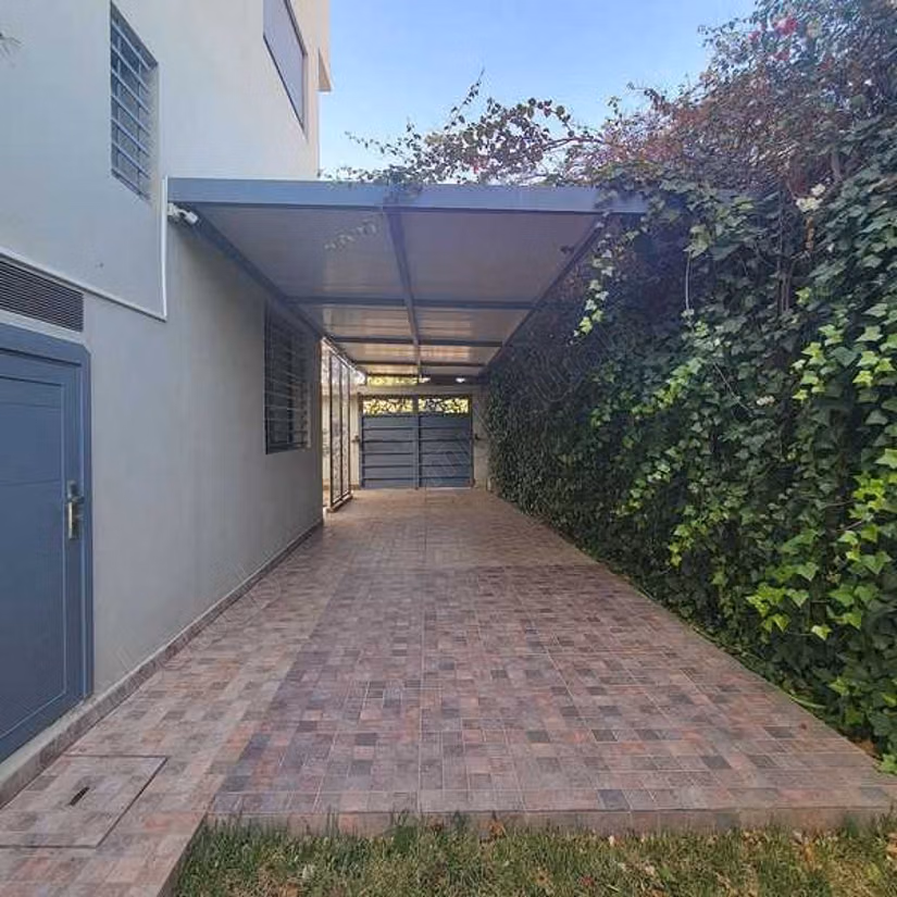 Splendid villa for sale in Hay Lalla Haya. 5 lovely rooms. Green areas, Parking spaces for cars