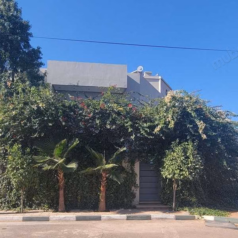 Splendid villa for sale in Hay Lalla Haya. 5 lovely rooms. Green areas, Parking spaces for cars