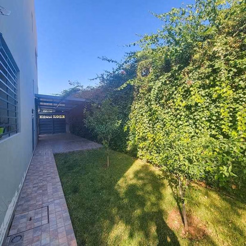 Splendid villa for sale in Hay Lalla Haya. 5 lovely rooms. Green areas, Parking spaces for cars