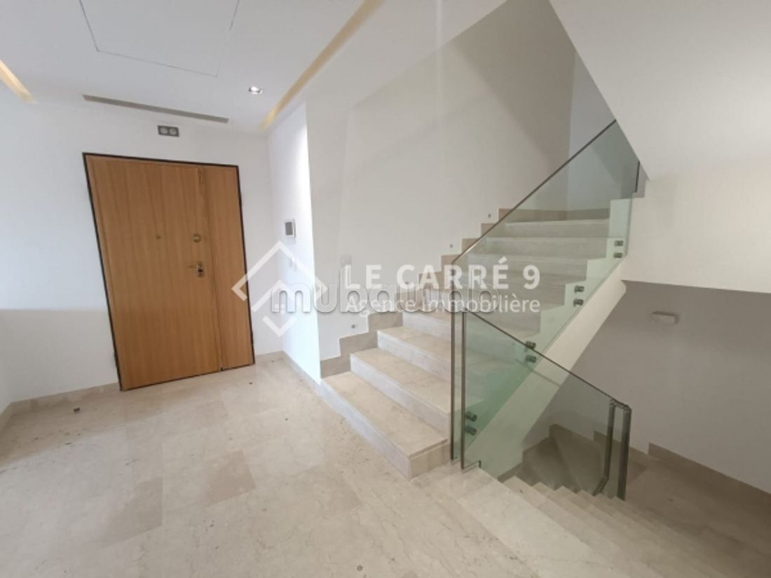 A vendre un duplex S4 neuf au Lac 2