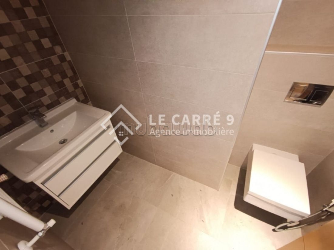 A vendre un duplex S4 neuf au Lac 2