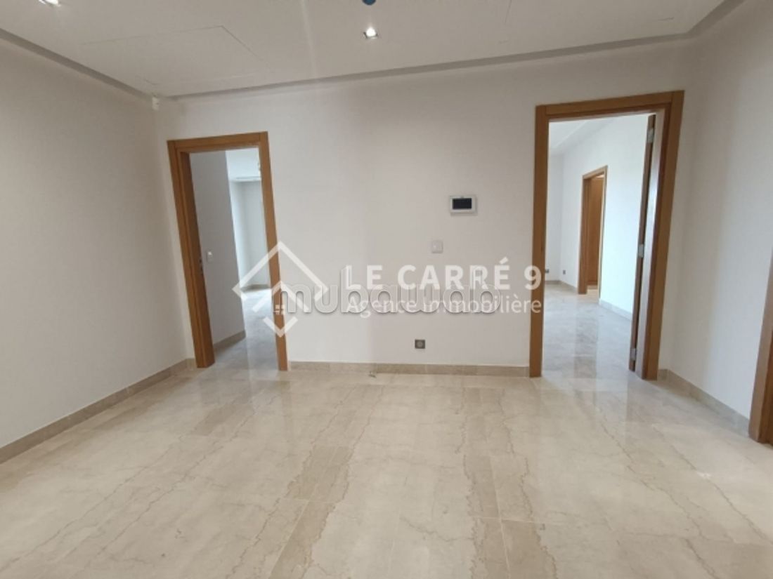 A vendre un duplex S4 neuf au Lac 2