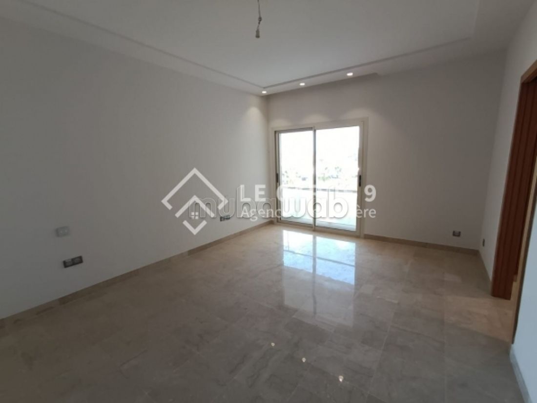 A vendre un duplex S4 neuf au Lac 2