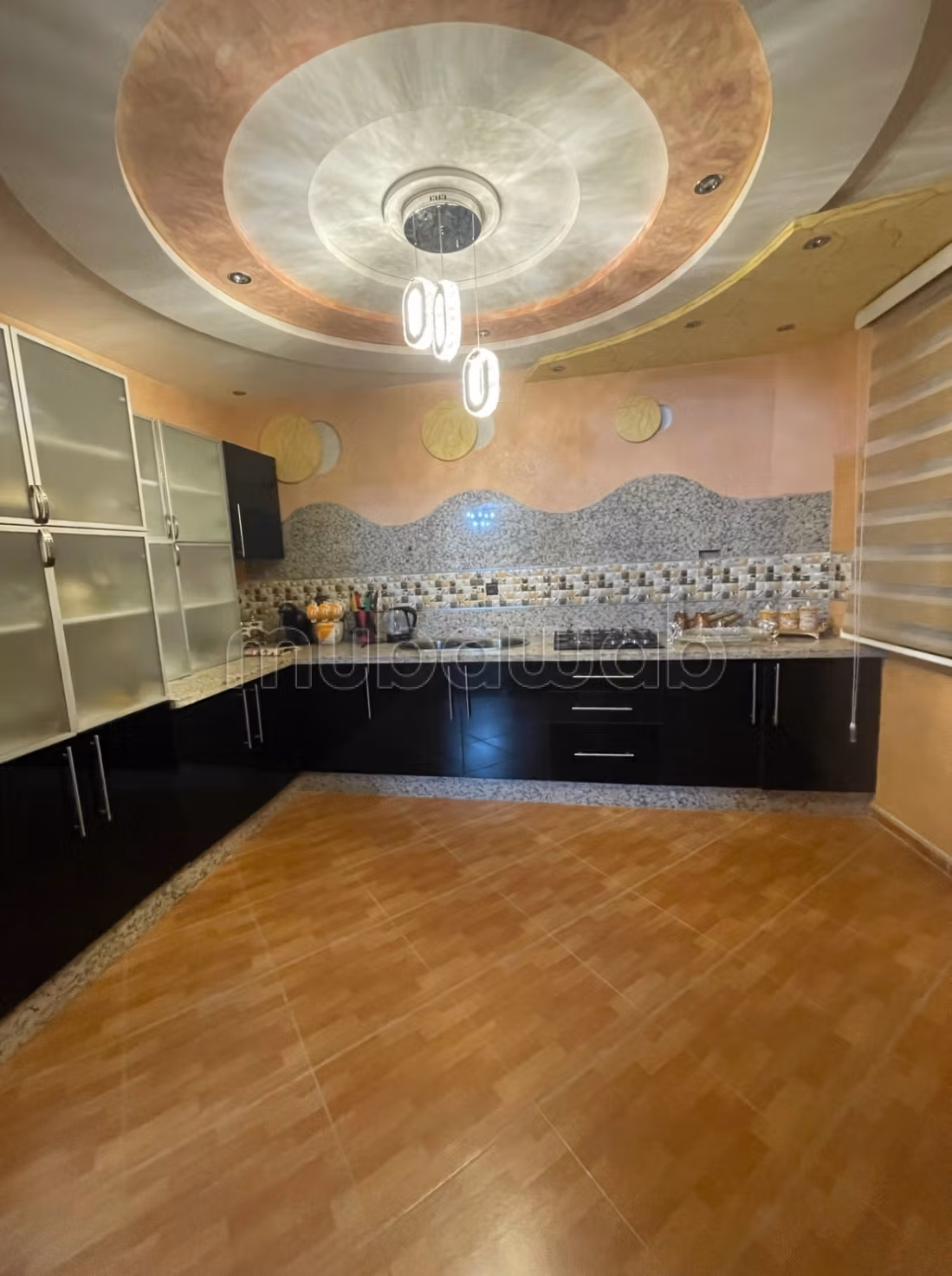 Sell apartment. 11 lovely rooms. Well decorated