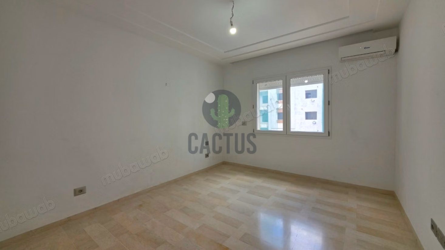 Bellissimo appartamento in affitto a Cité El Wafa. 1 bella camera da letto. Piscina e condizionatore
