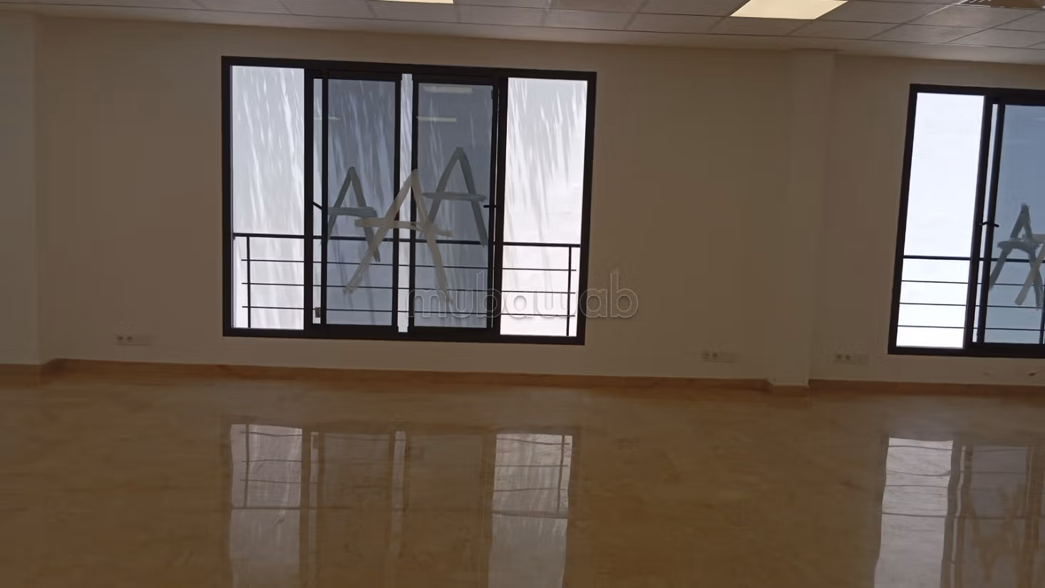 Offices for rent in Riyad. Total area 240 m². Double glazed windows and central heating