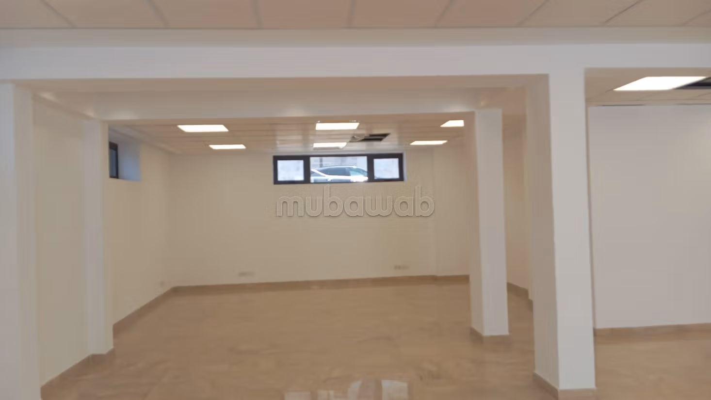 Offices for rent in Riyad. Total area 240 m². Double glazed windows and central heating
