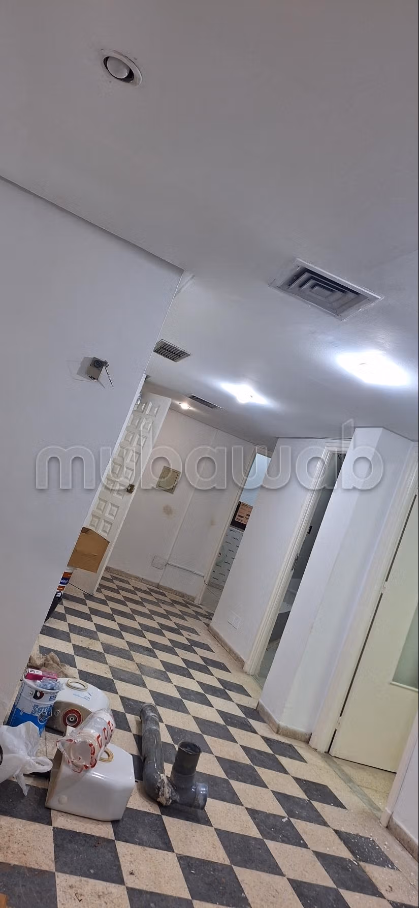 Bureau en 4espaces 120 m2 à Tunis 
av de Madrid