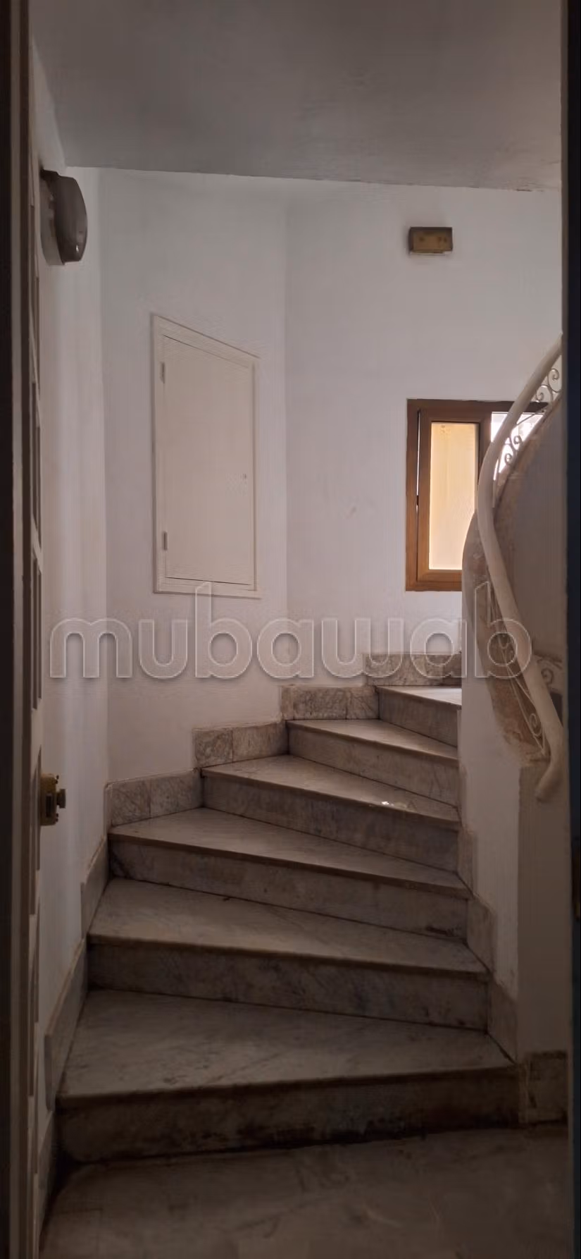 Bureau en 4espaces 120 m2 à Tunis 
av de Madrid