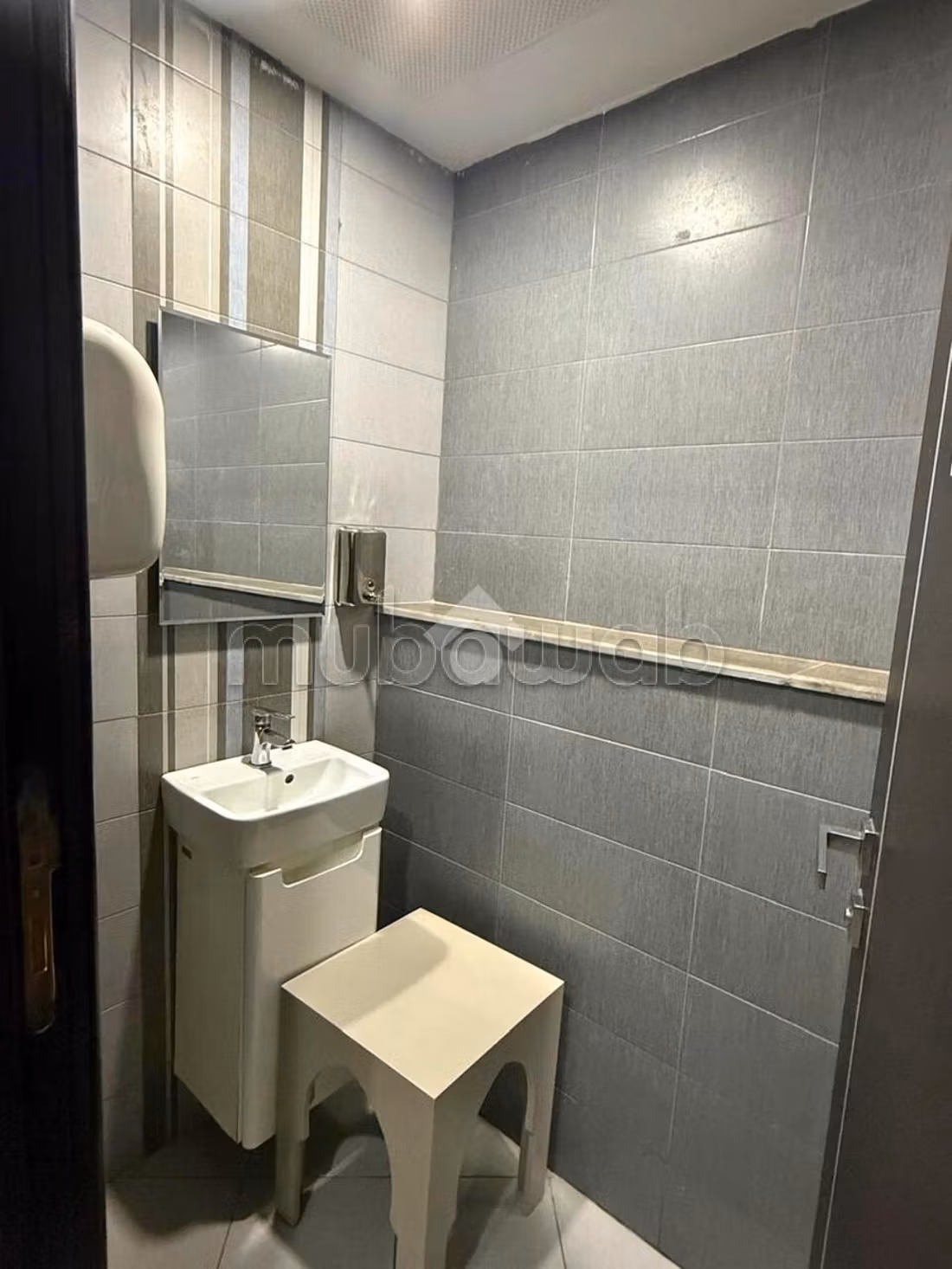 Offices for rent in Centre Urbain Nord. Total area 150 m². With garage and lift