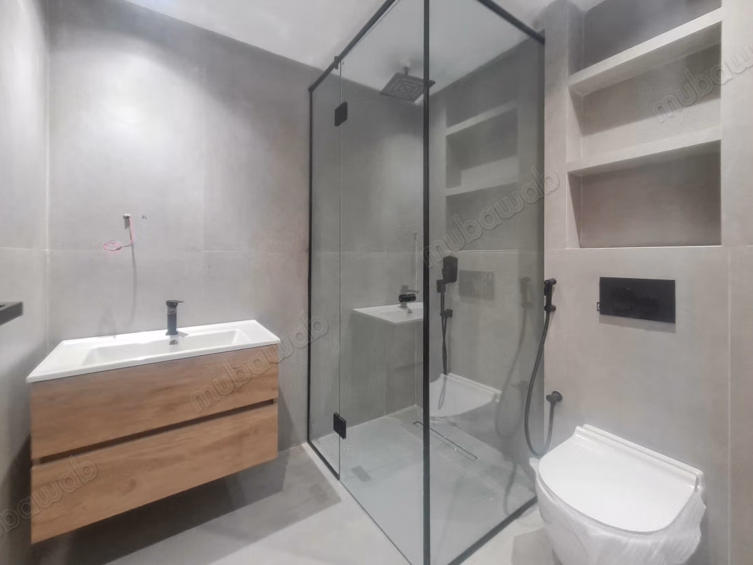 2 Chambres avec Terrasse, Emplacement Privilégié à 2 Min de CFC