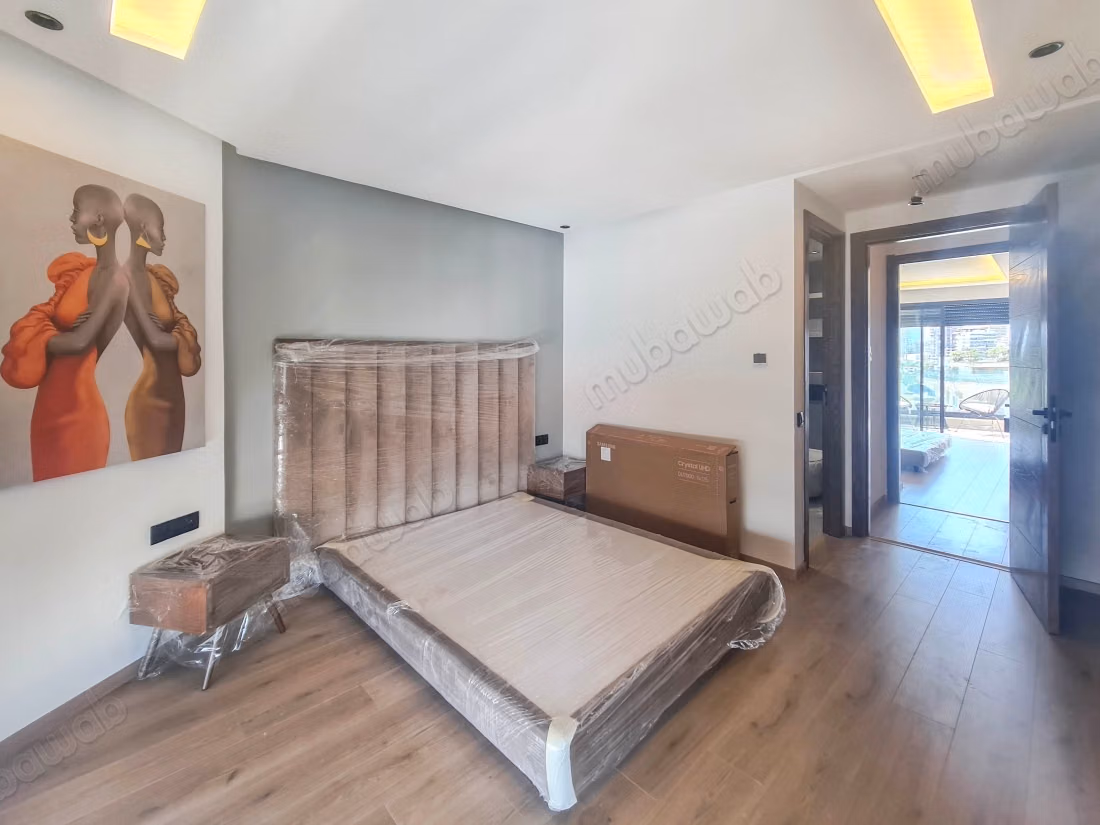2 Chambres avec Terrasse, Emplacement Privilégié à 2 Min de CFC