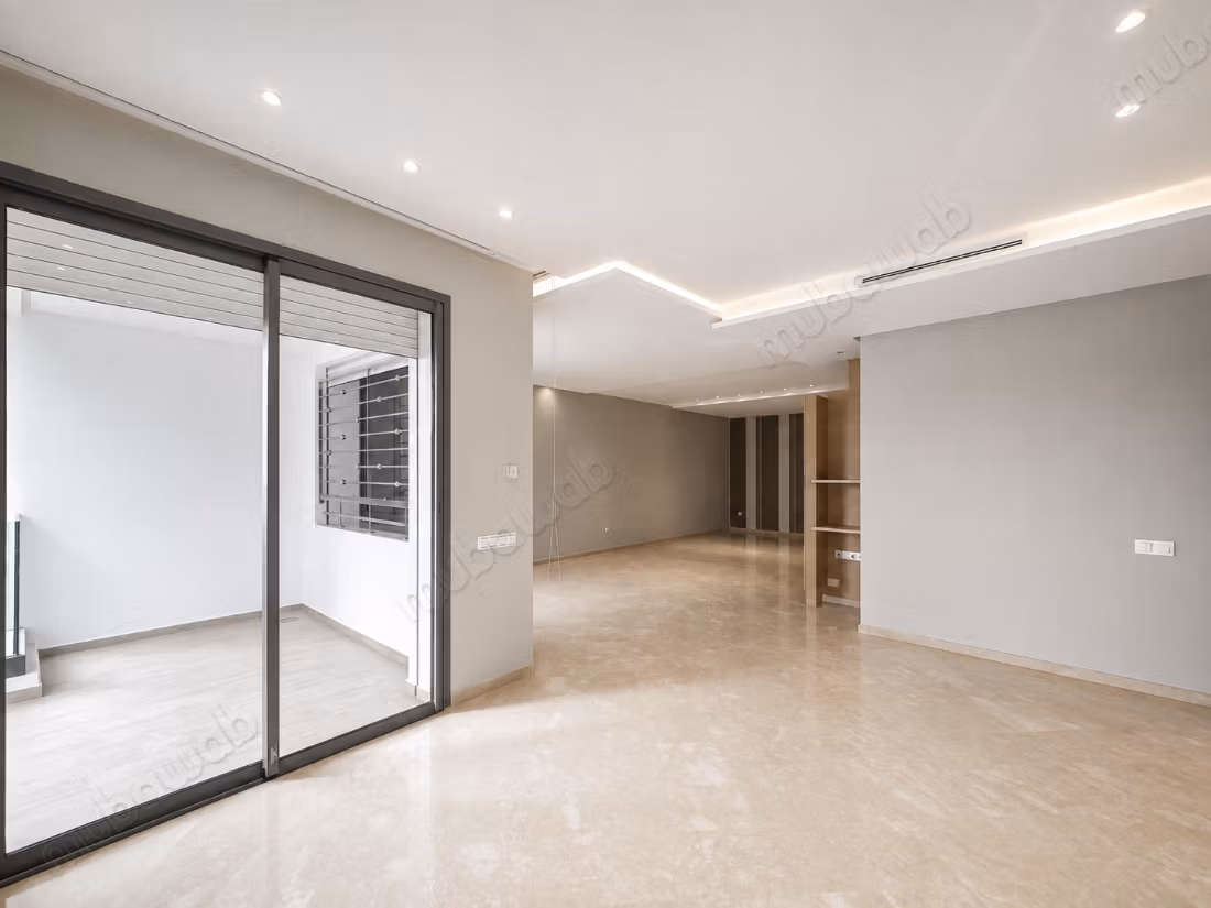 3 Chambres avec Terrasse, Emplacement Privilégié à 2 Min de CFC