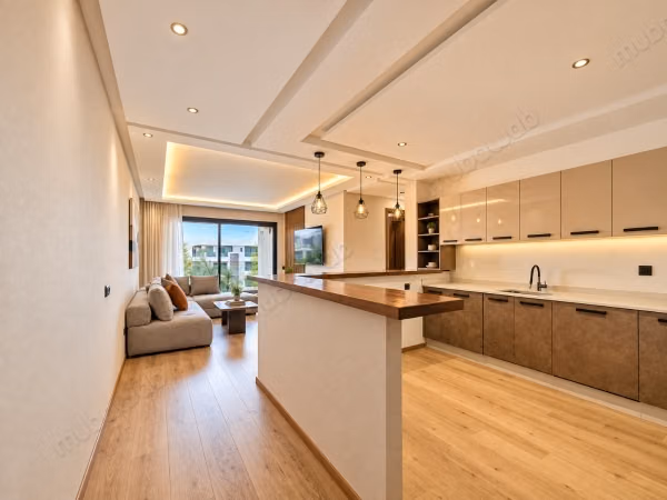 Piso en alquiler en Oasis. Pequeña superficie 45 m². Bien decorado