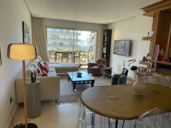 Encuentra un piso en alquiler en CIL Hay Salam. 3 habitaciones grandes. Bien amueblado