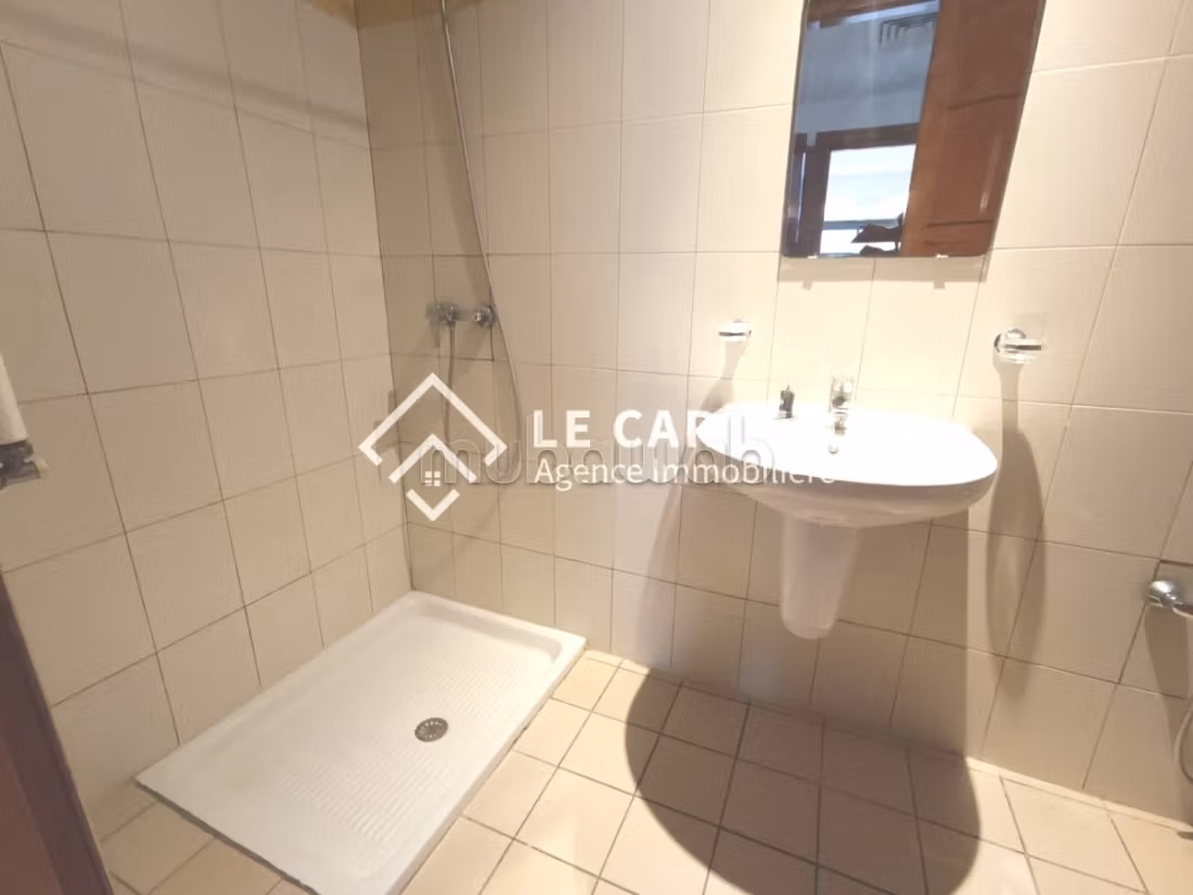 Great apartment for rent. 4 beautiful rooms. Well furnished