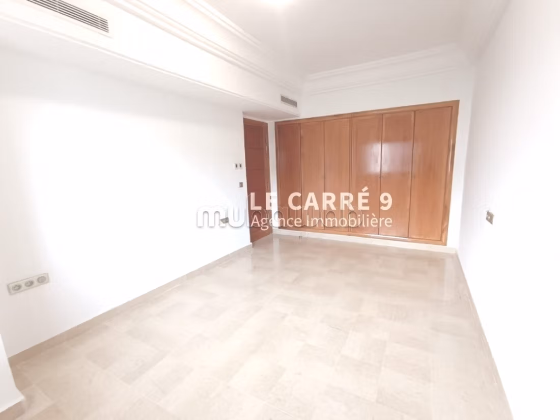 Great apartment for rent. 4 beautiful rooms. Well furnished