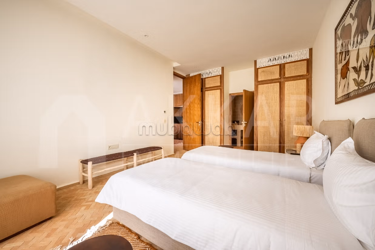 Affitta la tua casa a Amelkis. 4 camere da letto. Ammobiliato