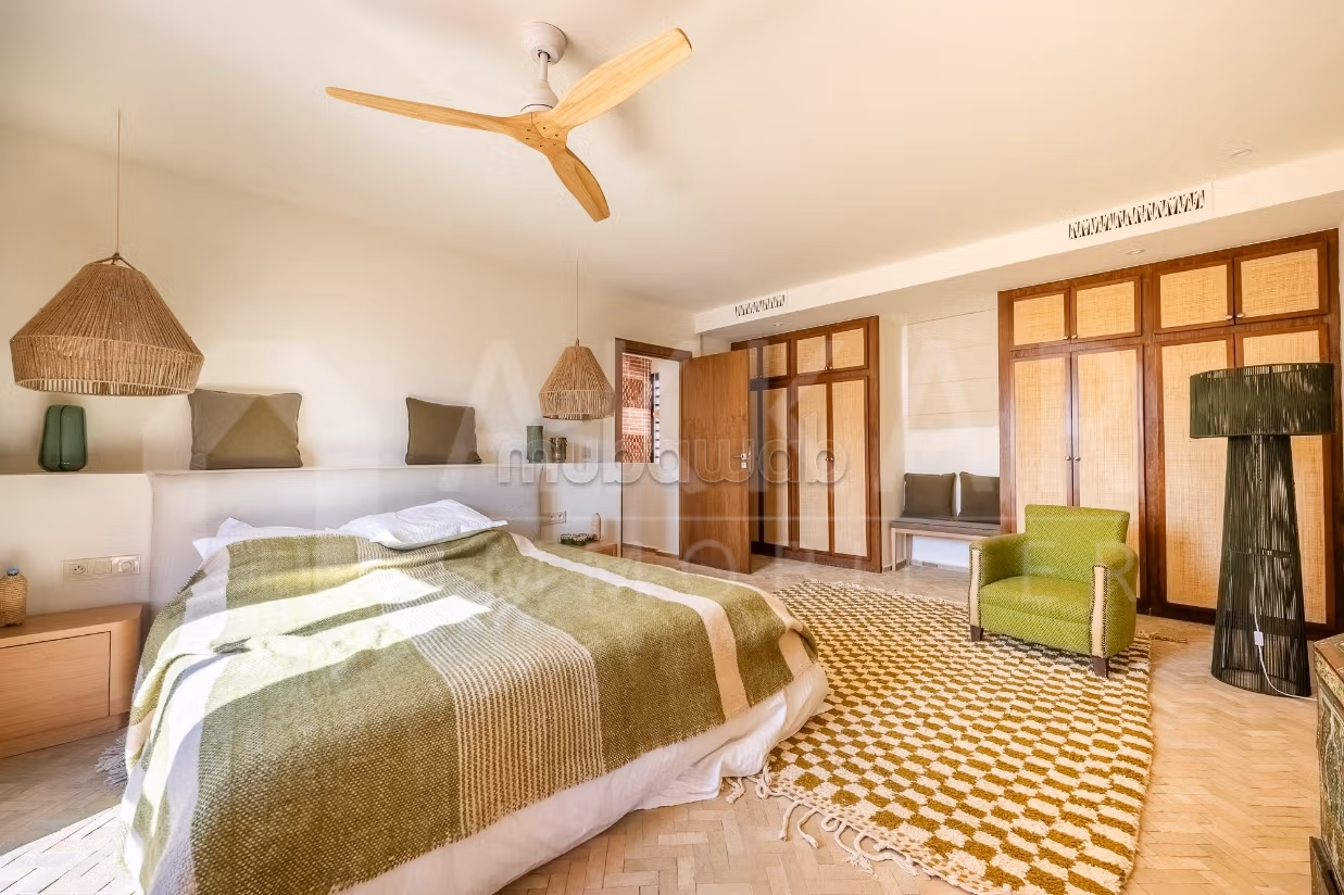 Affitta la tua casa a Amelkis. 4 camere da letto. Ammobiliato
