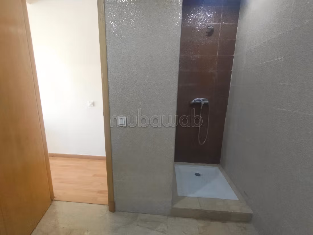 Appartementen om te huren in Centre Ville. 2 Slaapkamers. Volledig gemeubileerd