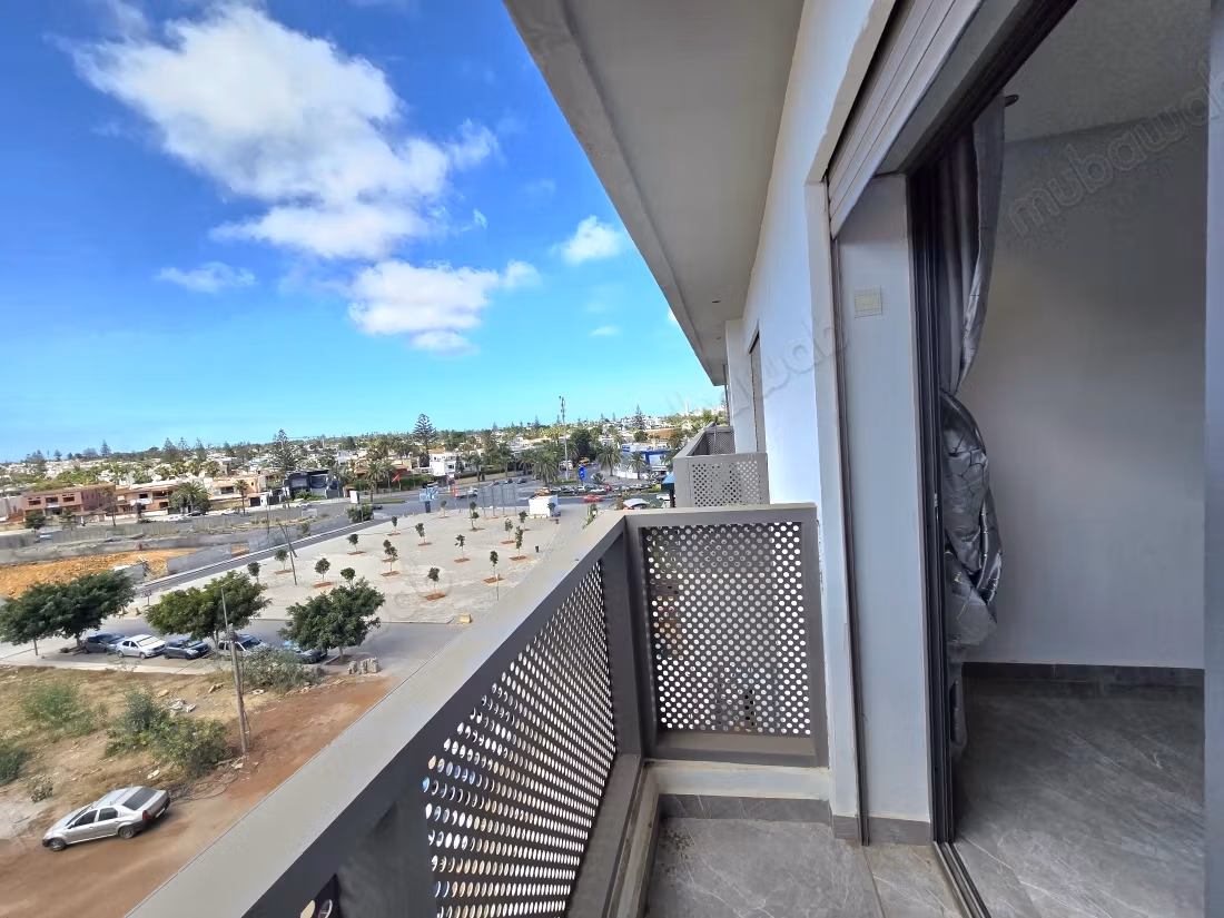 Apartment for rent in Casablanca Finance City. 2 large rooms. Cellar