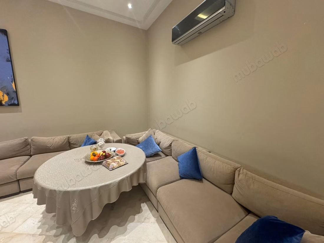 Beautiful villa for rent in Souissi. Dimension 2000 m². Ample storage space