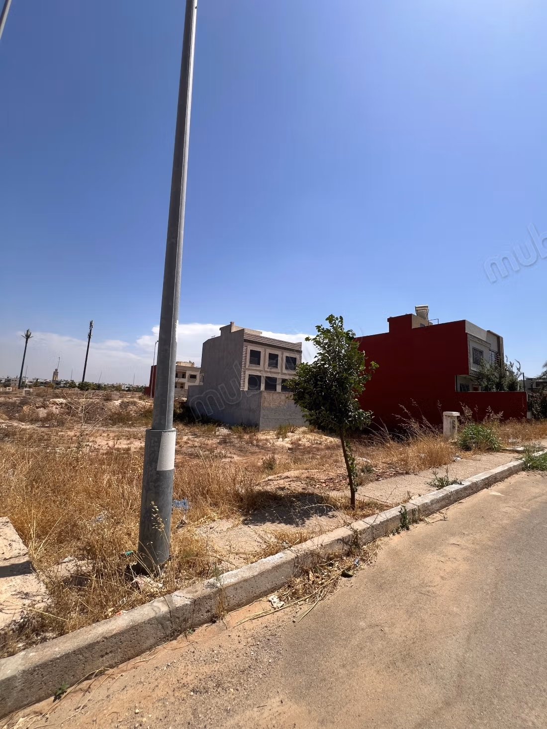 Acquista questo bel terreno a Route ain Chkaf. Superficie di 329 m²