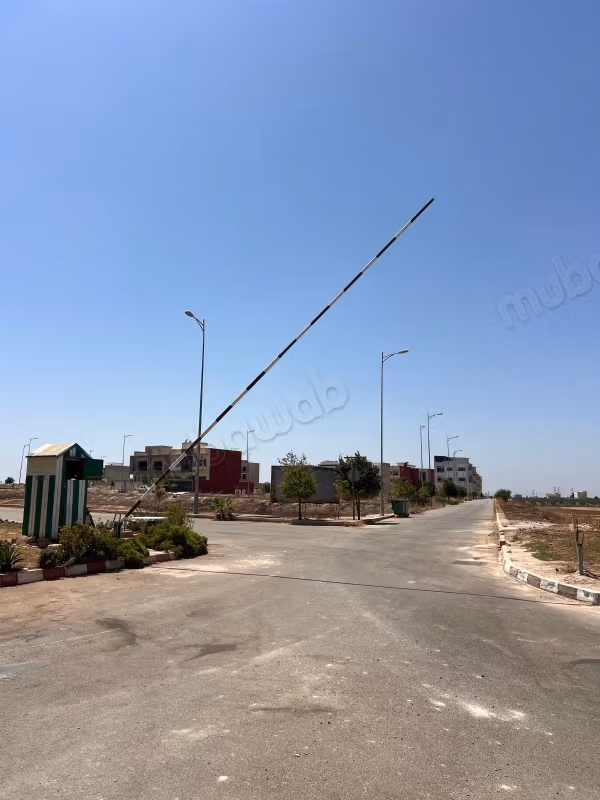 Acquista questo bel terreno a Route ain Chkaf. Superficie di 329 m²