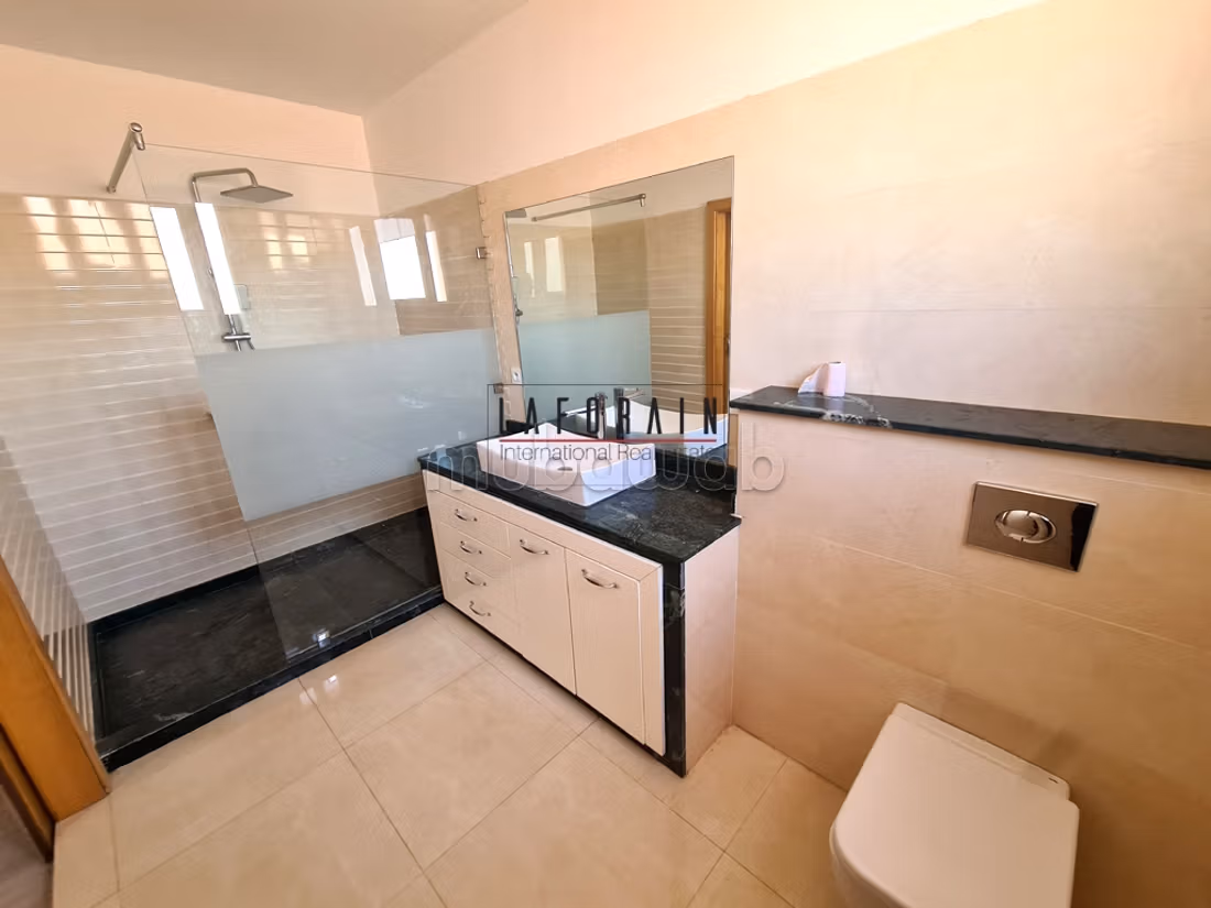 Appartement Lumineux de 280m² — 4