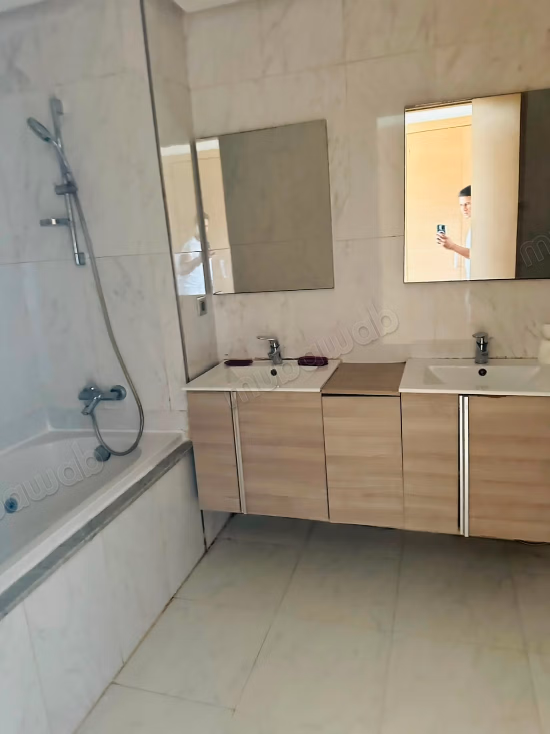 Location d'un appartement à Riyad. 4 pièces confortables. Meublé