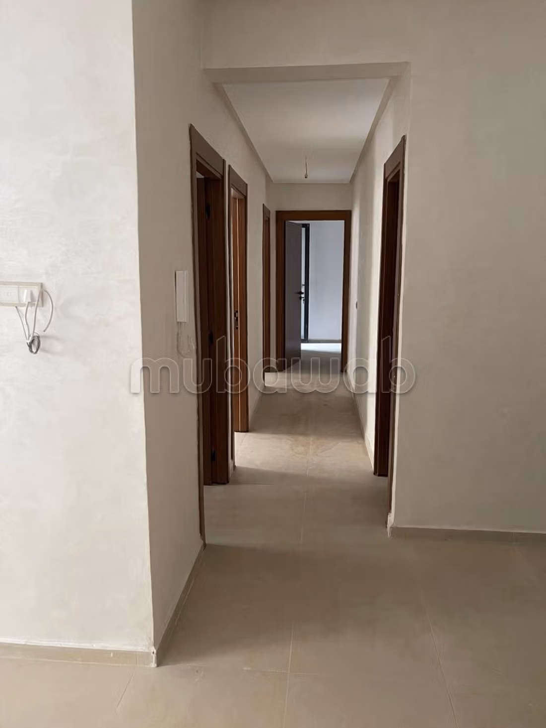Affitto di un bellissimo appartamento a Laymoune. 3 belle camere da letto. Terrazzo e ascensore