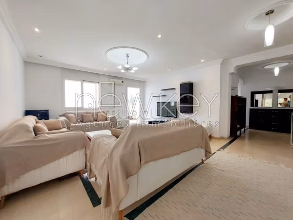 Magnificent villa for rent in La Marsa. 4 rooms. Furnishings