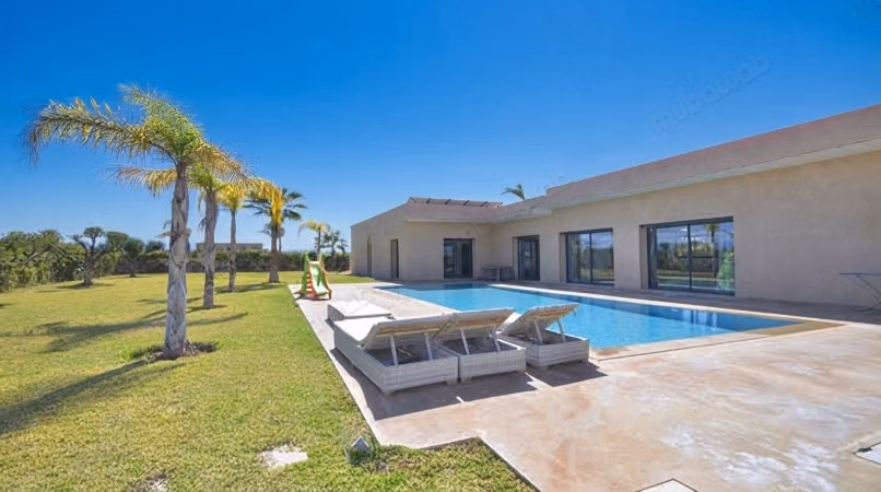 Villa Moderne Meublée à Louer à Marrakech sur la rte de Ouarzazate Jardin piscine