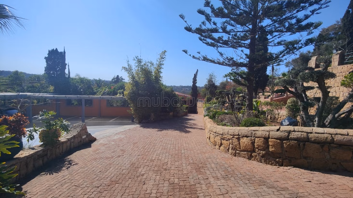 Villa de alto standing en venta en La Colline. 7 dormitorios. Propiedad con piscina
