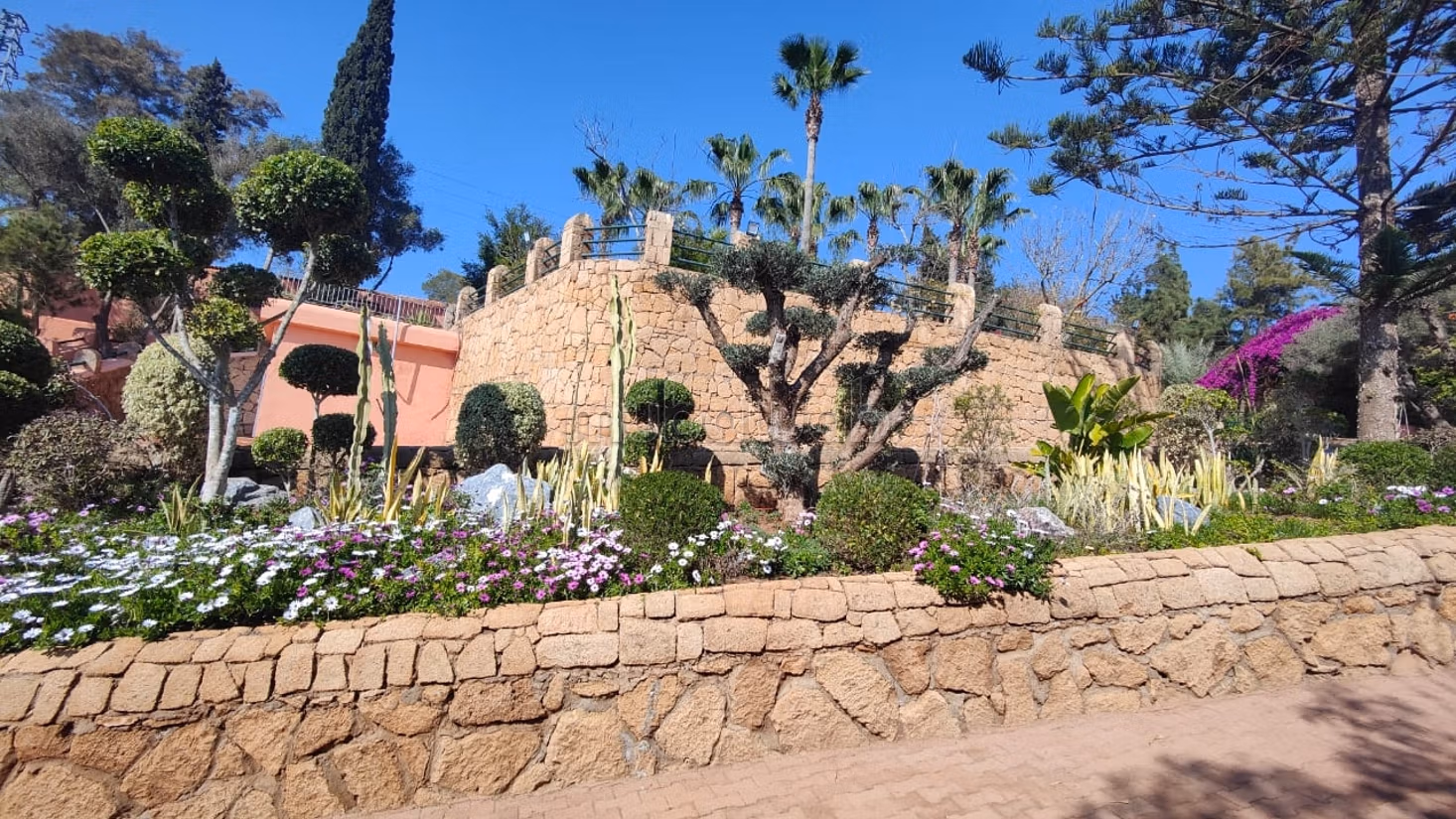 Villa de alto standing en venta en La Colline. 7 dormitorios. Propiedad con piscina