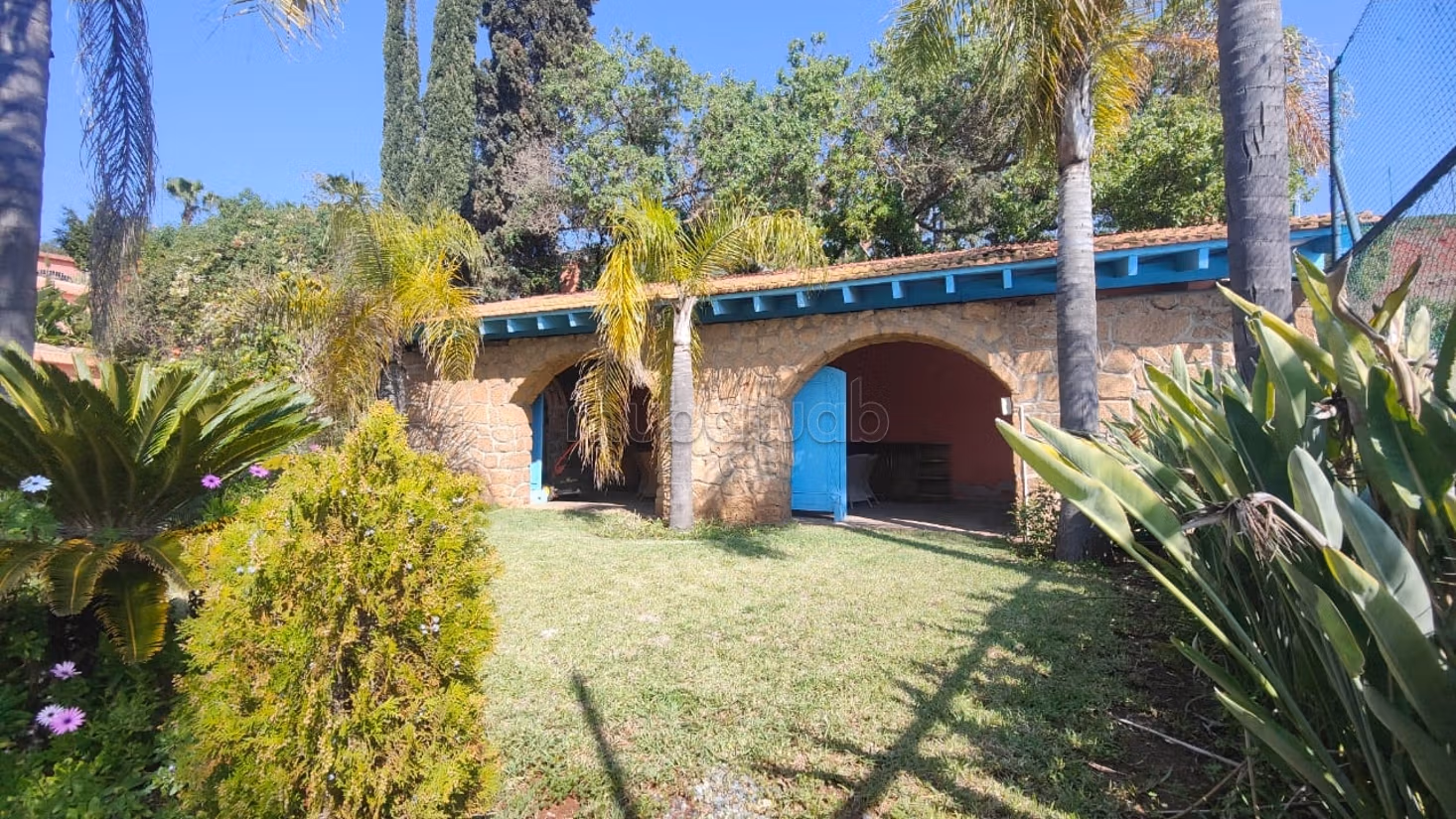 Villa de alto standing en venta en La Colline. 7 dormitorios. Propiedad con piscina