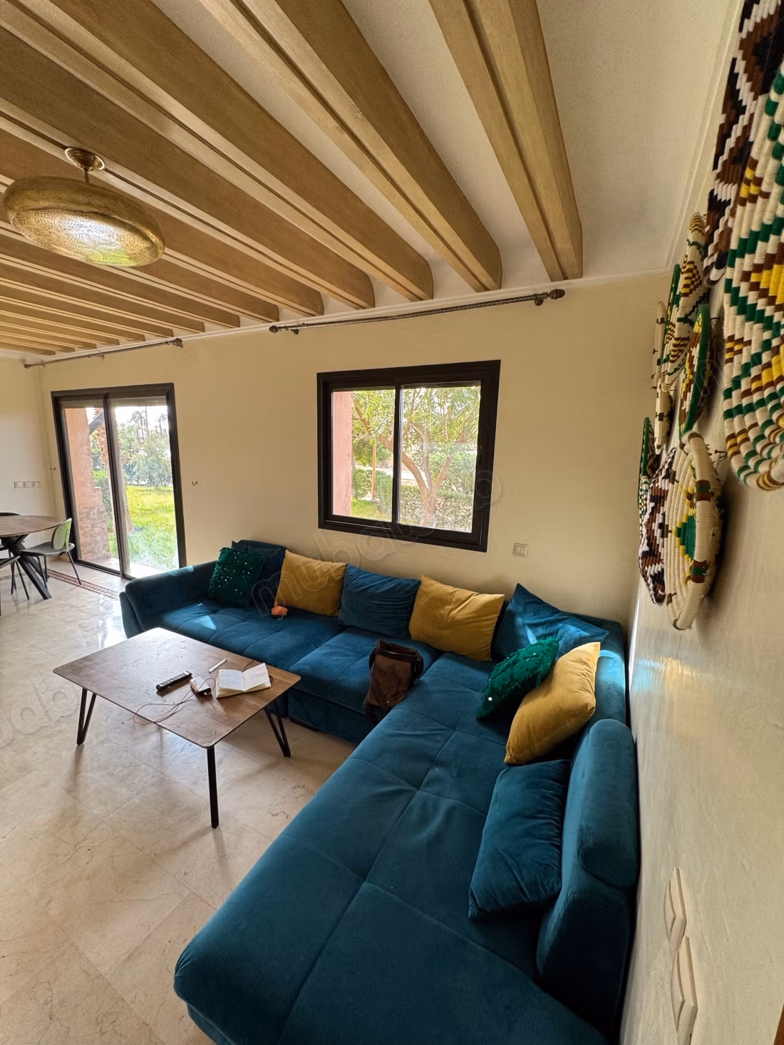 Bonito piso en venta en Route Casablanca. 3 habitaciones confortables. Mobiliario