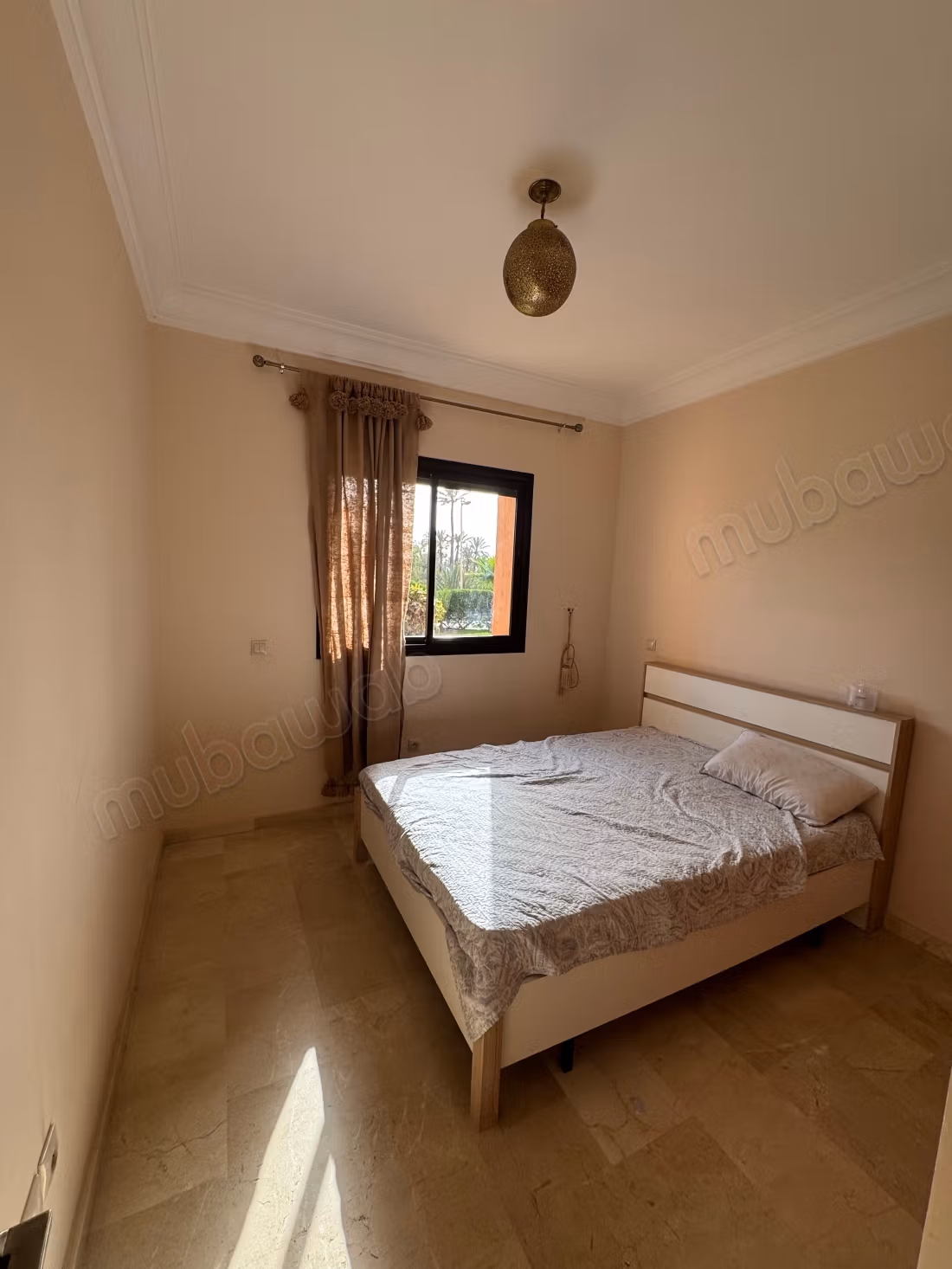 Bonito piso en venta en Route Casablanca. 3 habitaciones confortables. Mobiliario