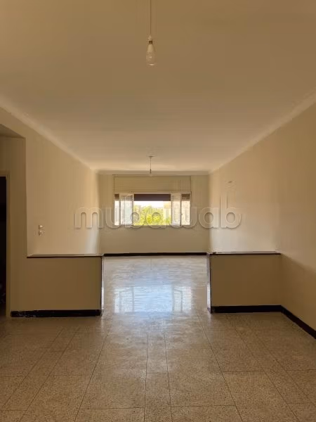 Kopen: appartementen in Nouvelle Ville. 5 Ruimtes. Met terras en lift