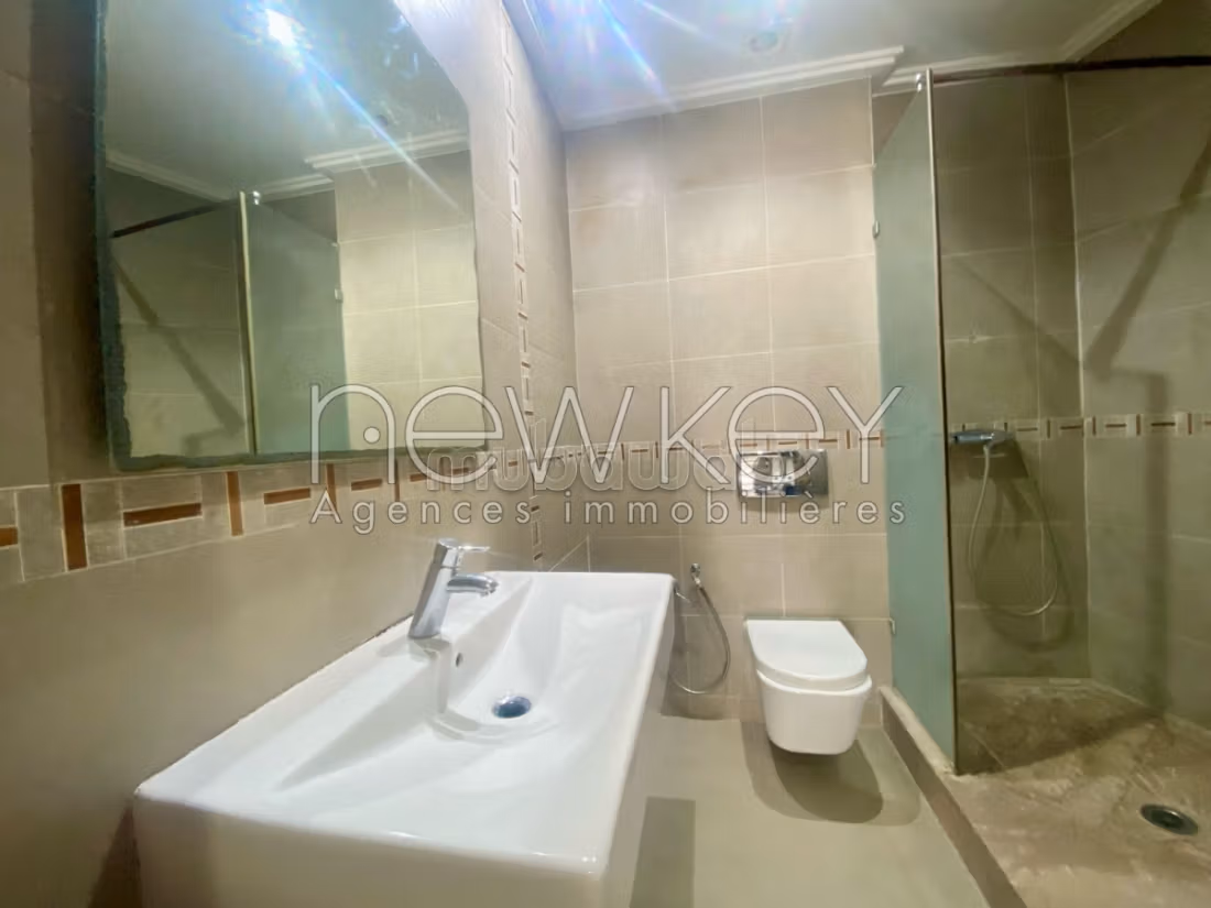 Vendita di uno splendido appartamento a Les Berges Du Lac 2. Superficie di 80 m². Splendido terrazzo