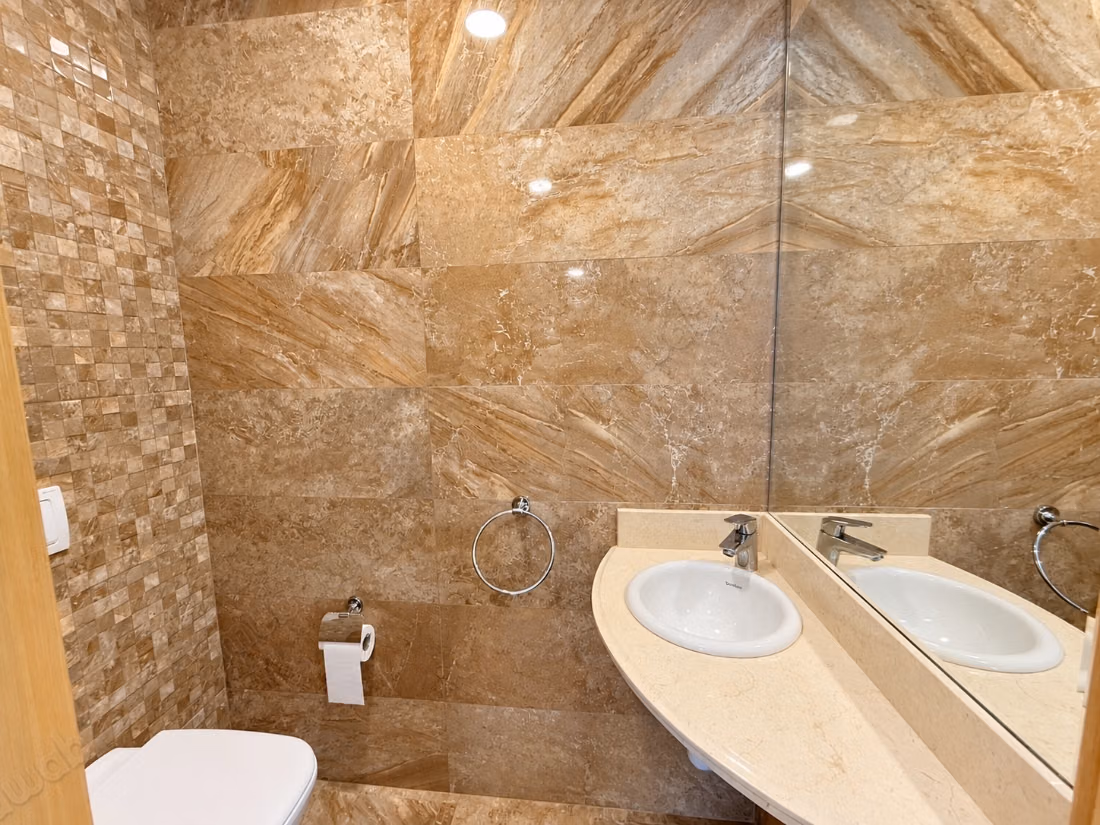 Apartment to purchase in Oasis. 2 lovely rooms. Soundproofing, Secured door