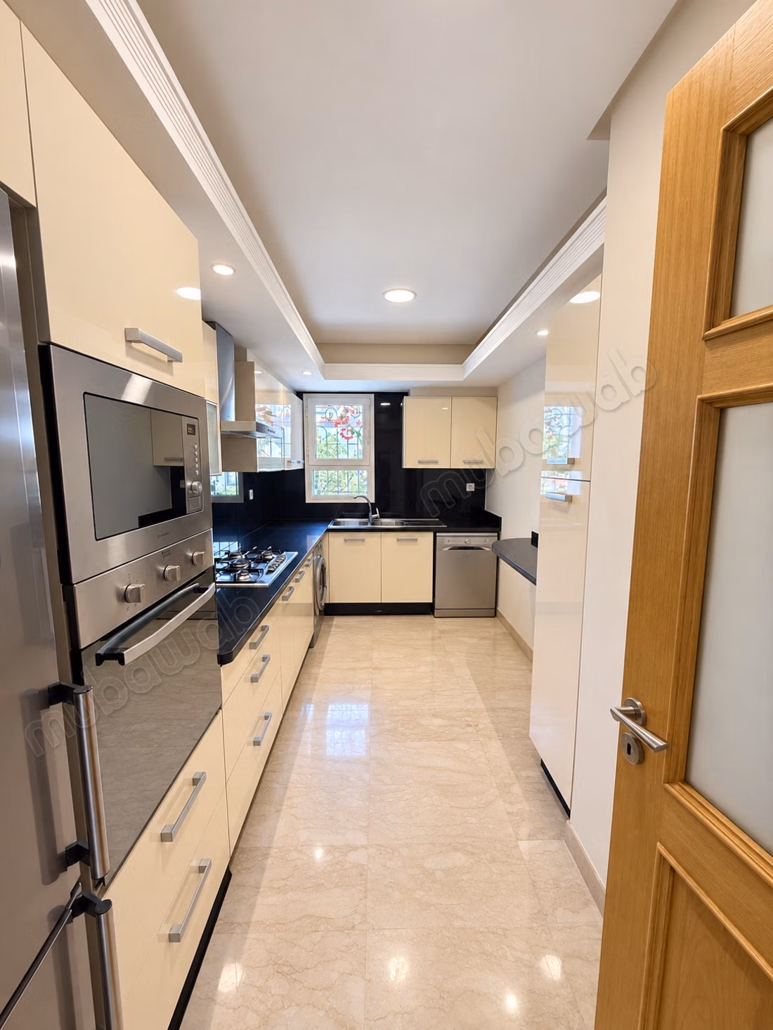 Apartment to purchase in Oasis. 2 lovely rooms. Soundproofing, Secured door