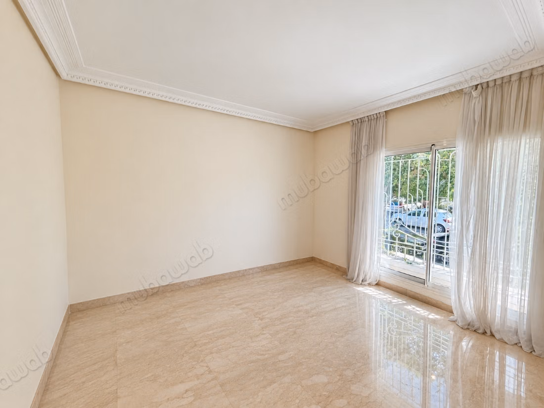 Apartment to purchase in Oasis. 2 lovely rooms. Soundproofing, Secured door