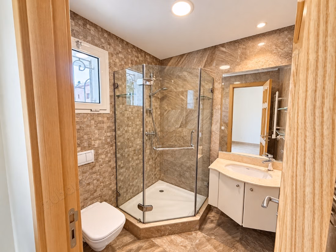 Apartment to purchase in Oasis. 2 lovely rooms. Soundproofing, Secured door