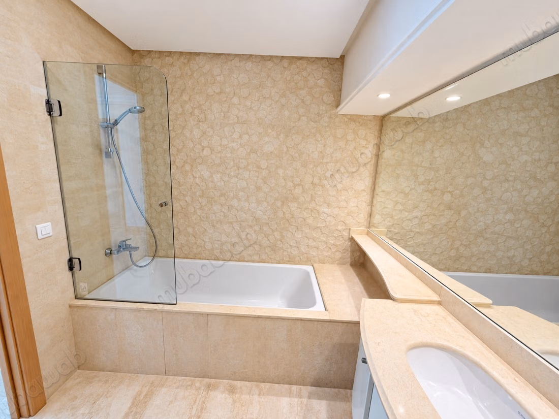 Apartment to purchase in Oasis. 2 lovely rooms. Soundproofing, Secured door