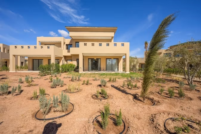 Huizen om te kopen in Ennakhil Palmeraie. Totale oppervlakte 380 m². Conciërge, open haard